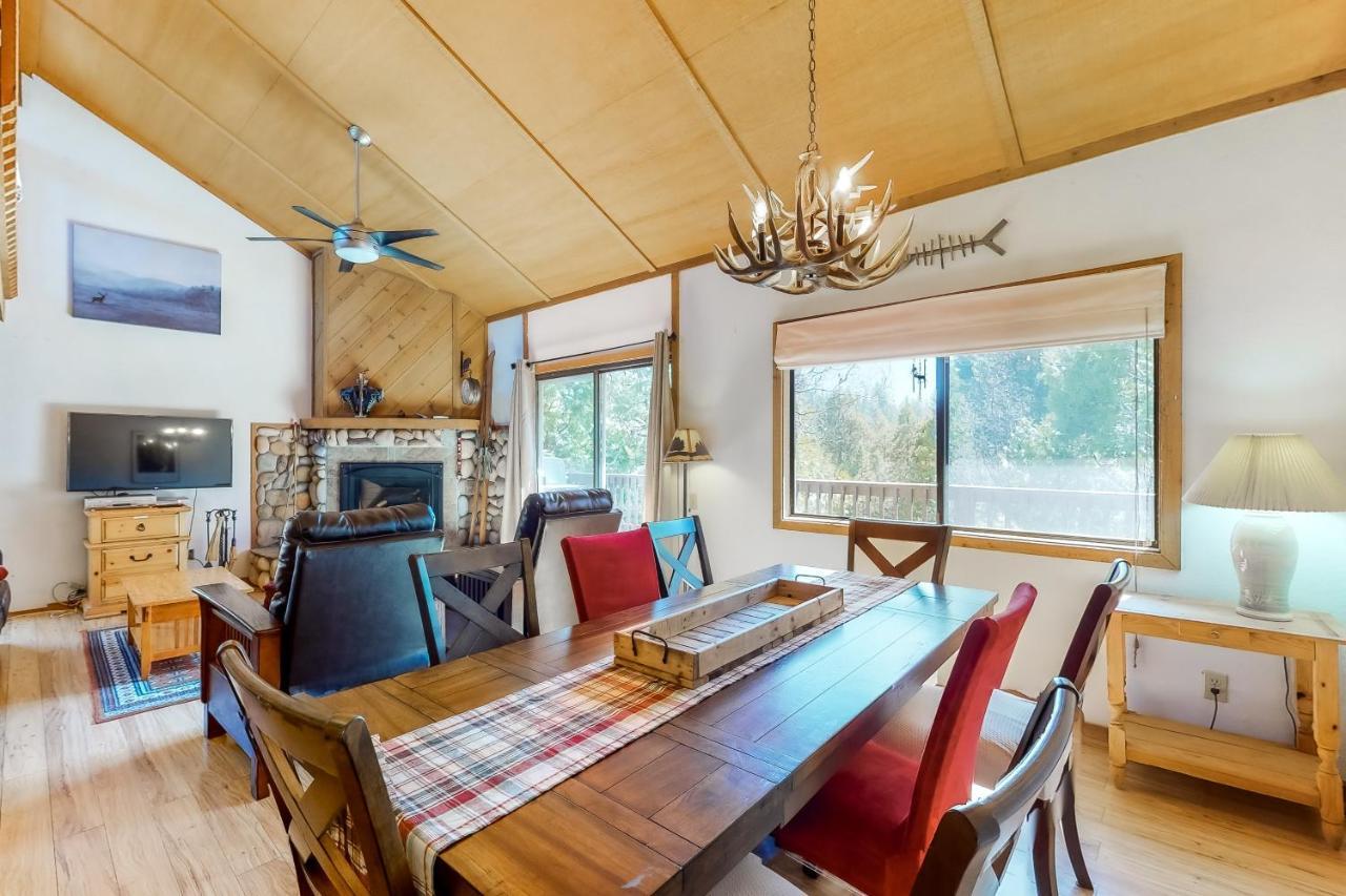 Sierra Swiss Chalet Shaver Lake Exterior photo