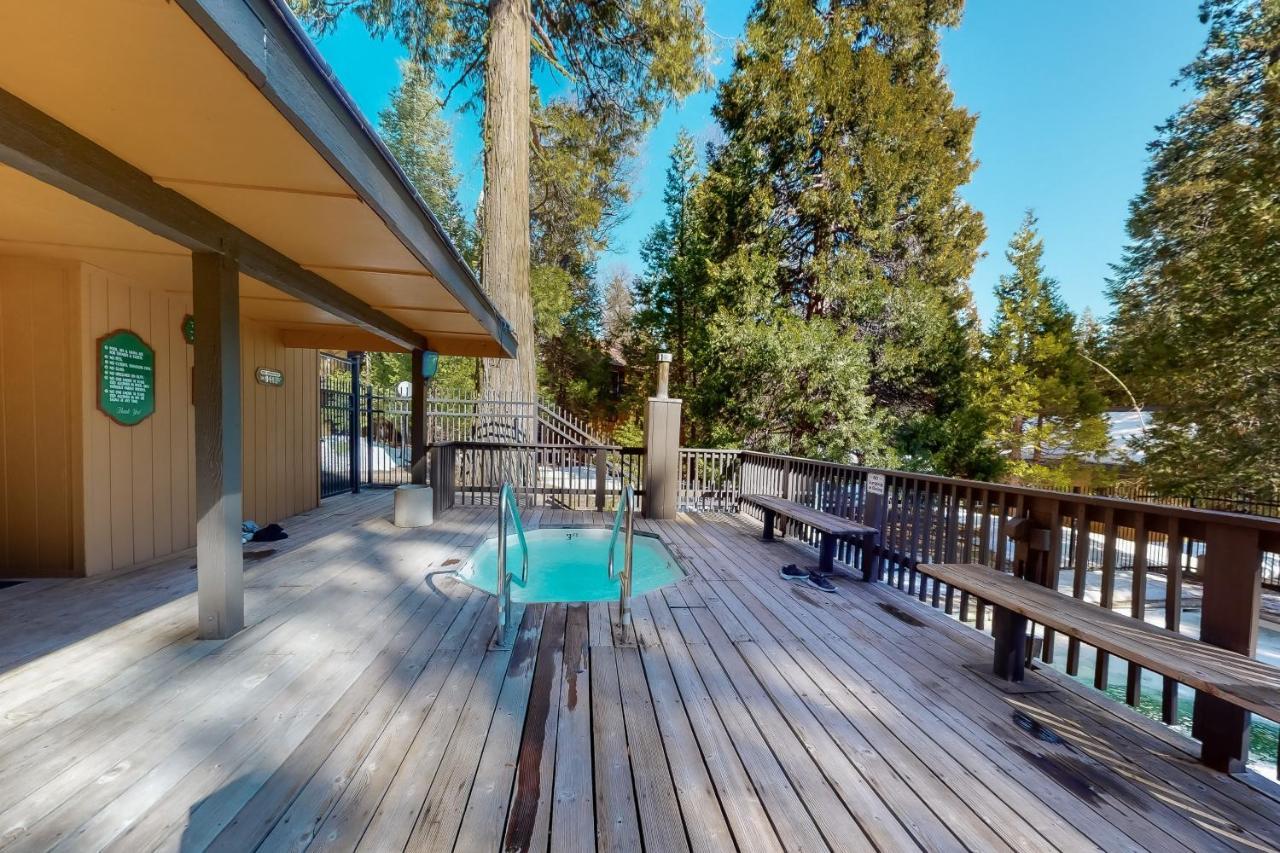 Sierra Swiss Chalet Shaver Lake Exterior photo
