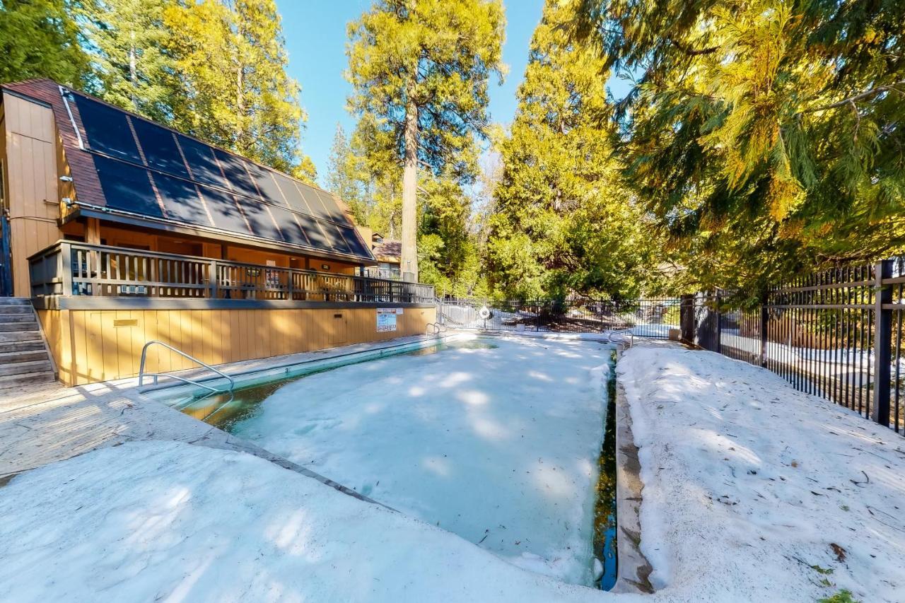 Sierra Swiss Chalet Shaver Lake Exterior photo